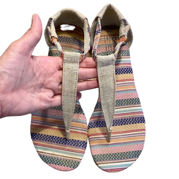 TOMS PLAYA T-STRAP BURLAP TAPESTRY SANDAL SIZE 8 FLAT T STRAP SANDALS - Picture 11 of 15